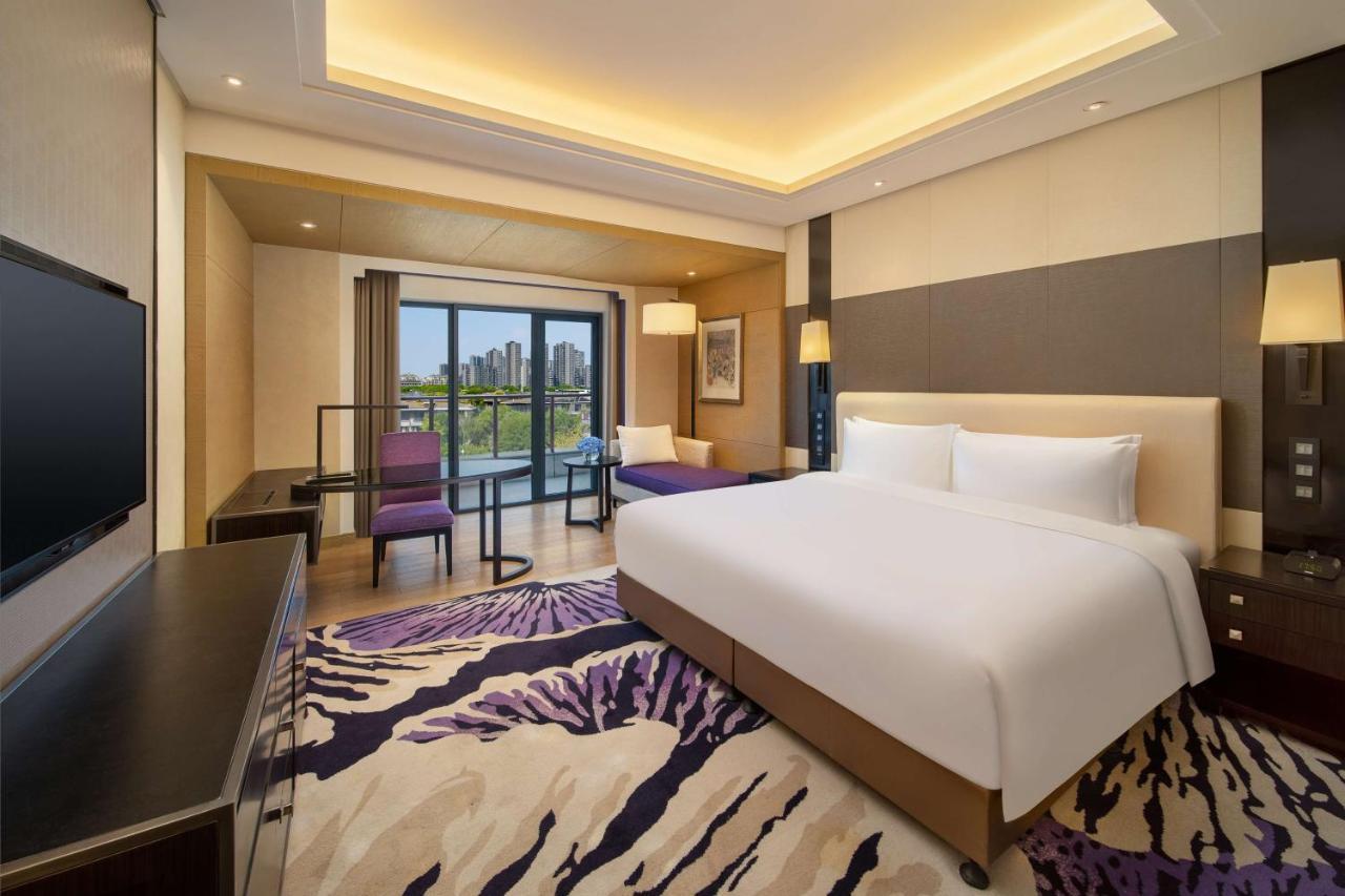 Radisson Blu Hotel Wuhan Etd Zone Exterior foto