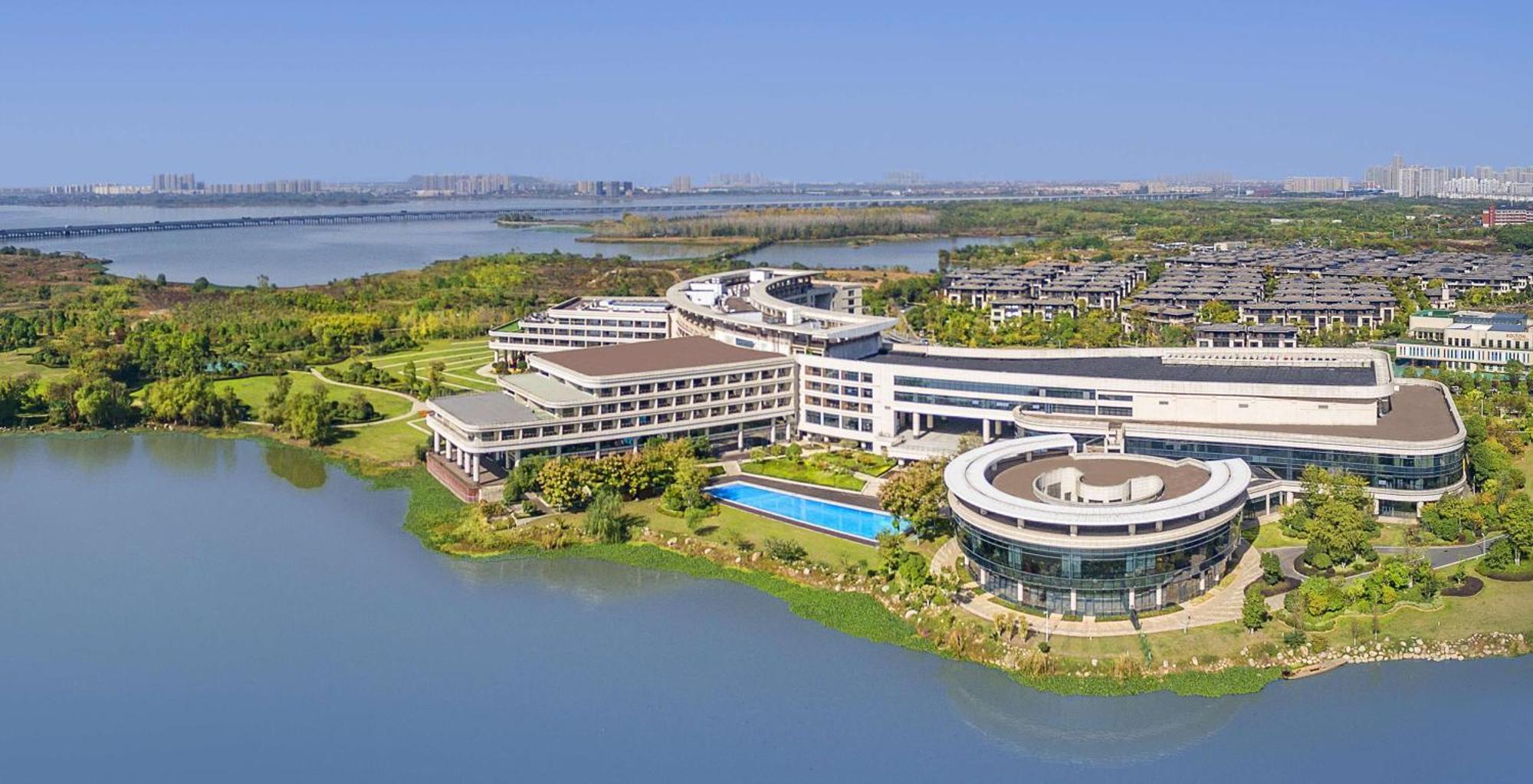 Radisson Blu Hotel Wuhan Etd Zone Exterior foto