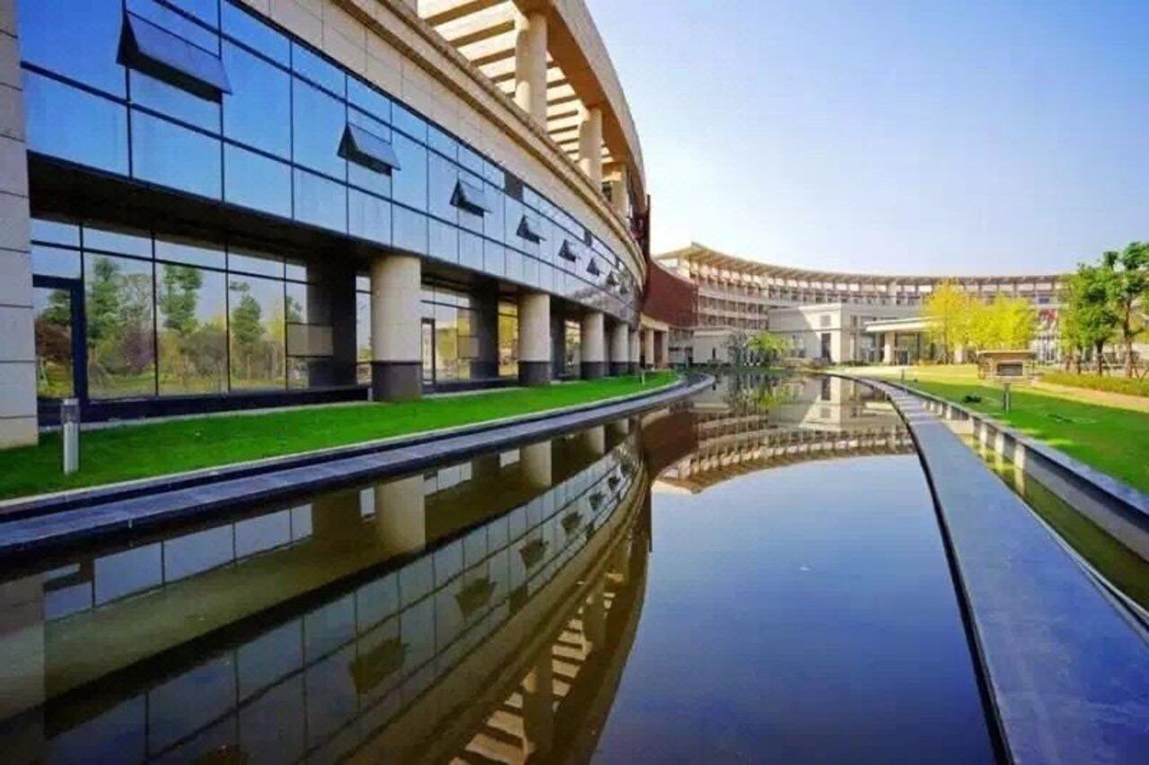 Radisson Blu Hotel Wuhan Etd Zone Exterior foto
